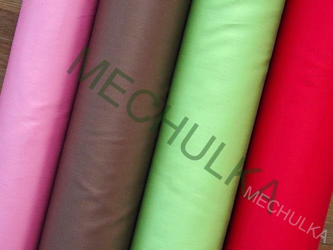 Světle zelený bavlněný satén, jednobarevná látka metráž bavlněný satén, jednobarevná látka metráž