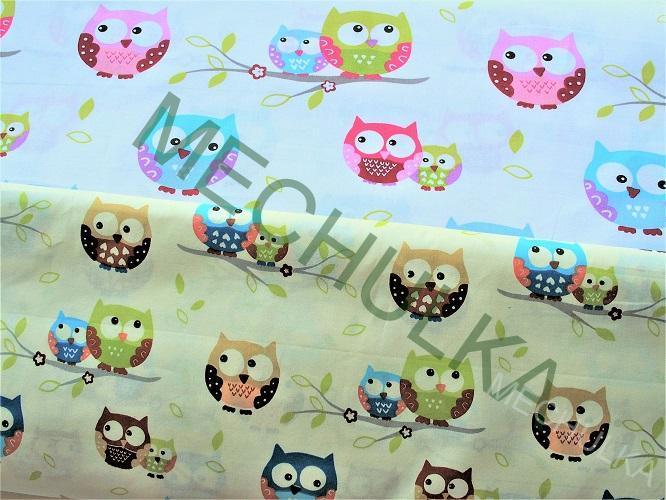 Dětské bavlněné plátno Větší sovy, sovičky na větvi, modrá látka metráž