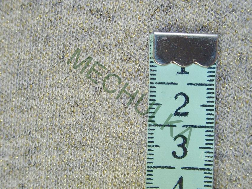 Šedo-béžová teplákovina se zlatou přízí - ZBYTEK 0,29 m - nepočesaná, jednobarevný bavlněný úplet, látka metráž - VÝPRODEJ