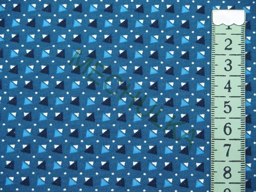 Pánský vzor malé trojúhelníky - ZBYTEK S KAZEM 0,46 m - modrá tričkovina jednolíc, potištěný bavlněný úplet, látka metráž
